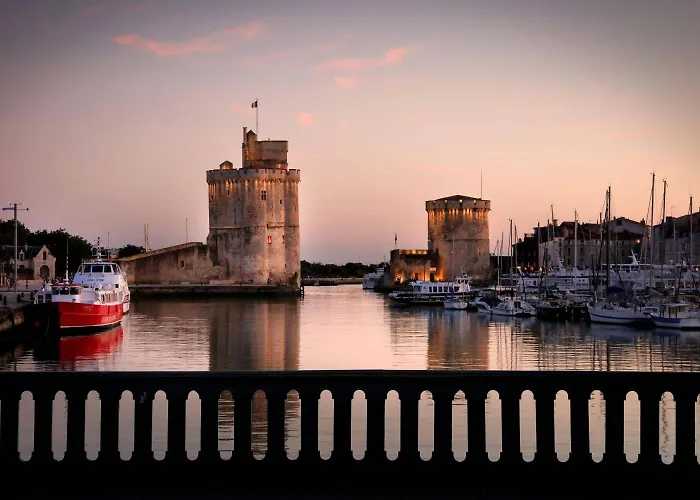 Un Hotel En Ville La Rochelle 